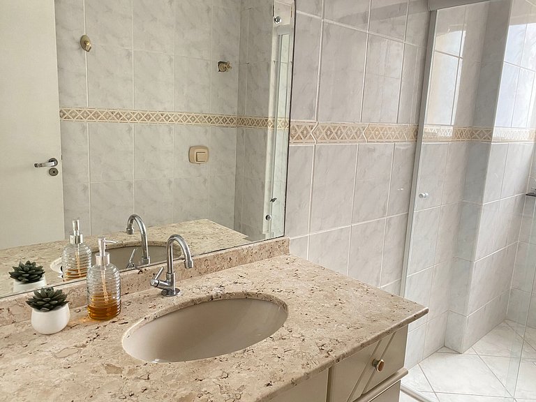 Apto Familiar Quadra Mar, 4 Qtos, Vista Mar, 2 Suítes c/ AC